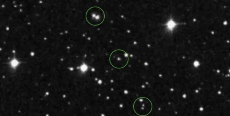 Таинственные вспышки света на фотографиях 1950-х годов могут быть НЛО (фото)»>