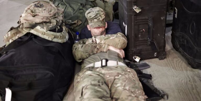 Заснуть за две минуты: раскрыт секрет американских пилотов истребителей (фото)»>