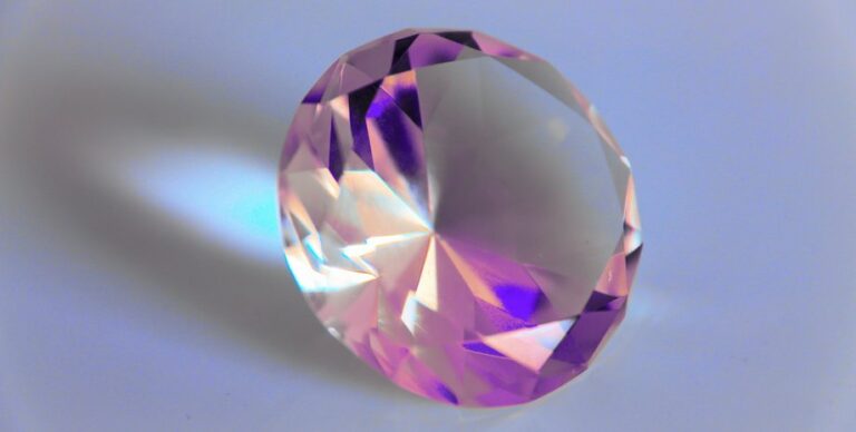 Алмаз – больше не эталон: найден кристалл, который превзошел драгоценный камень»>