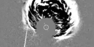 Космический аппарат сделал фотографию мощного взрыва на обратной стороне Солнца (фото)»>