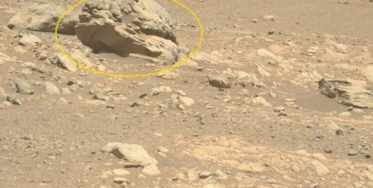 Марсоход NASA обнаружил на Марсе странный объект: он чужой для Красной планеты (фото)»>