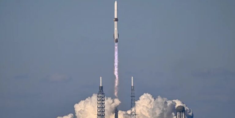 Первый за 5 лет полет NASA на Марс: ракета New Glenn впервые вернулась обратно (видео)»>