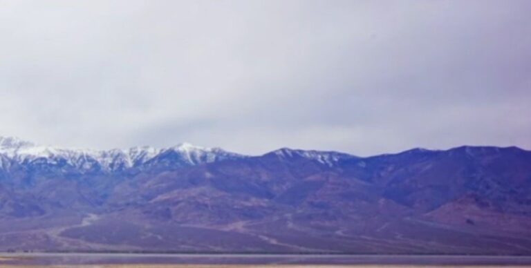 Древнее озеро неожиданно вернулось в Долину Смерти: оно исчезло тысячи лет назад (видео)»>