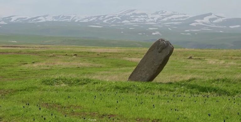 Древний культ воды оставил загадочные монументы: они древнее Стоунхенджа почти на тысячу лет (фото)»>
