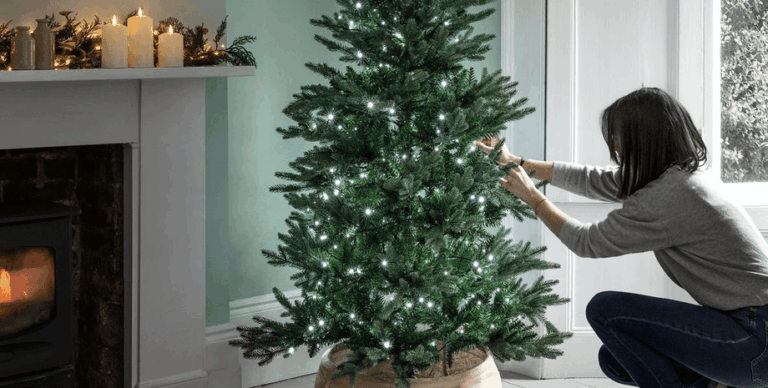 «Игрушка для богатых»: как одно изобретение навсегда изменило новогодние елки»>