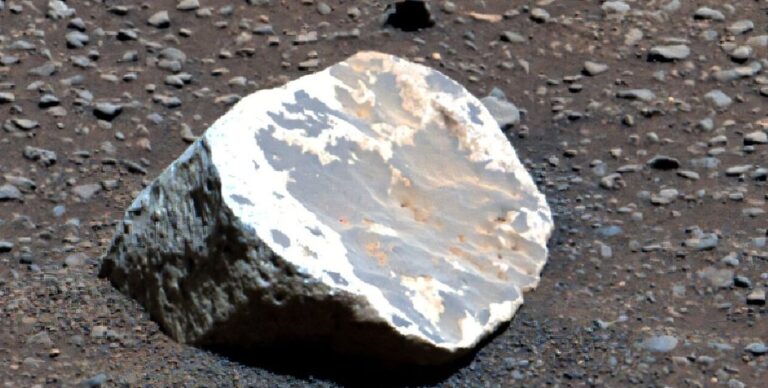 На Марсе шли дожди и, возможно, планета была обитаемой: доказывают странные камни (фото)»>