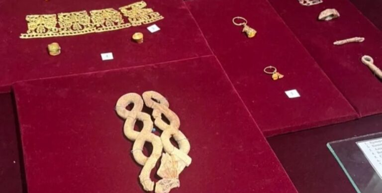 Сокровища элиты саков: в Казахстане археологи раскопали золотые украшения (фото)»>