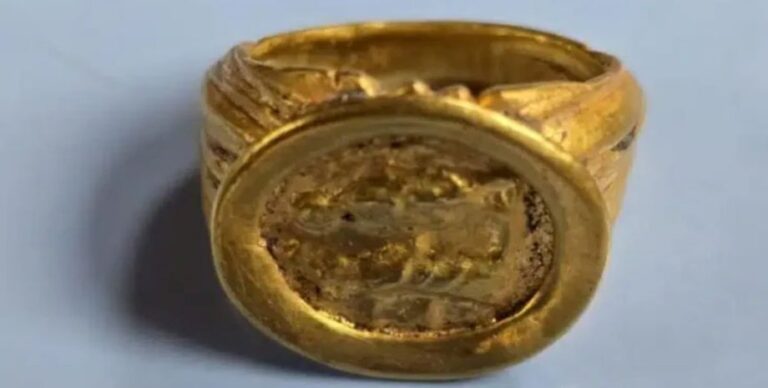Потеряла после свадьбы: найденное обручальное кольцо пролежало в Болгарии более тысячи лет (фото)»>
