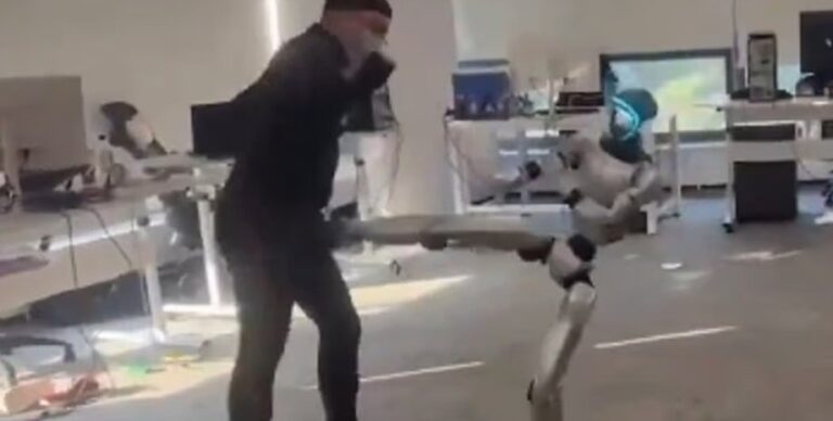 Восстание машин, которое мы заслужили: робот ударил инженера в пах и «посмеялся» над ним (видео)»>