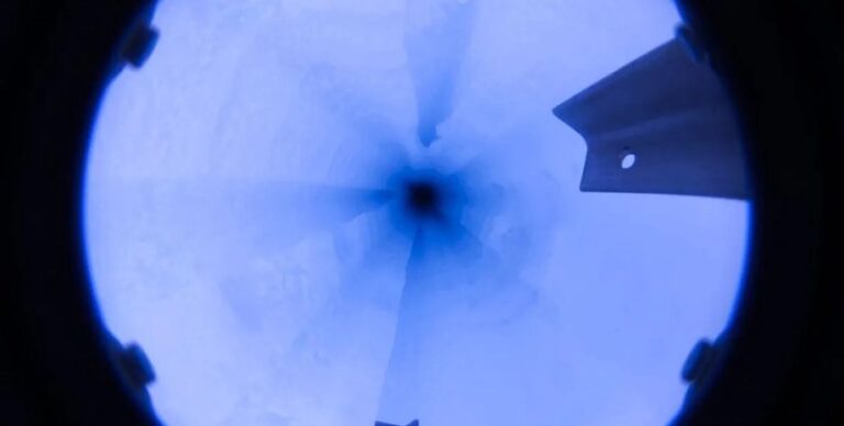 Впервые в истории лед Антарктиды пробурили до самого основания: что скрыто под ледяным щитом»>