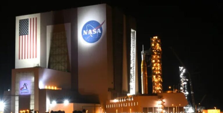 Астронавты «Артемида-3» не полетят на Луну: в NASA передумали»>