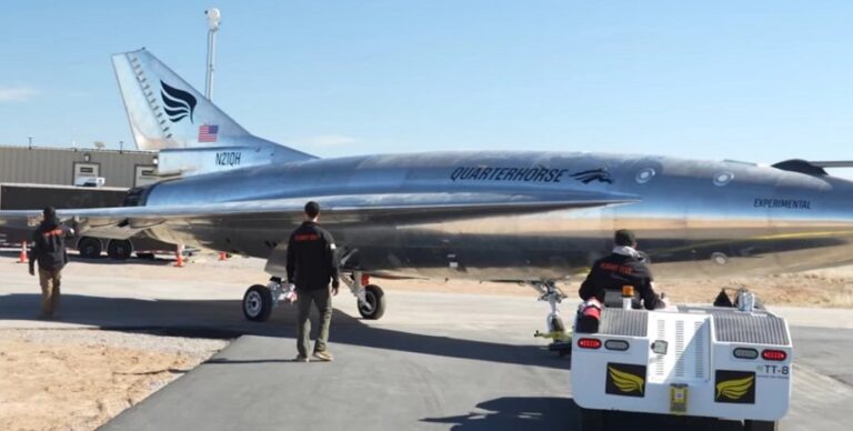 Новый сверхзвуковой самолет впервые взлетел: должен побить 50-летний рекорд скорости (видео)»>