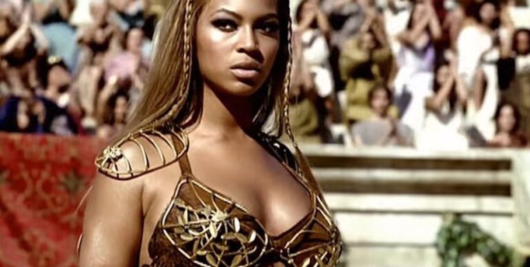 Обнажены и очень опасны: женщины-гладиаторы также сражались с монстрами на арене (фото)»>