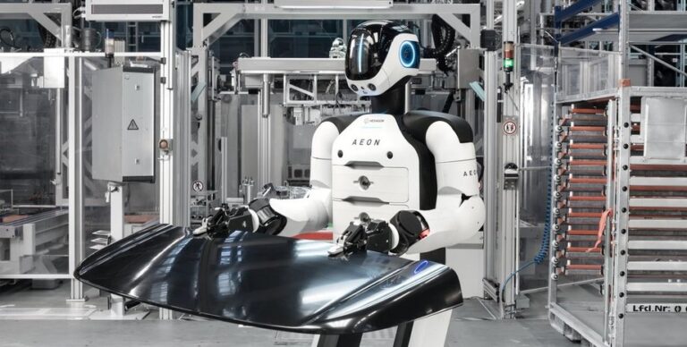 Роботы с ИИ начали собирать BMW: работали по 10 часов в день с двумя выходными (видео)»>