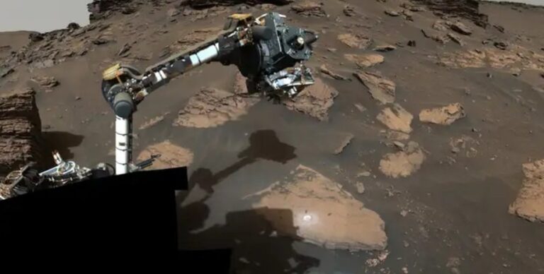 Сокровища Красной планеты: марсоход NASA впервые обнаружил драгоценные камни на Марсе (фото)»>