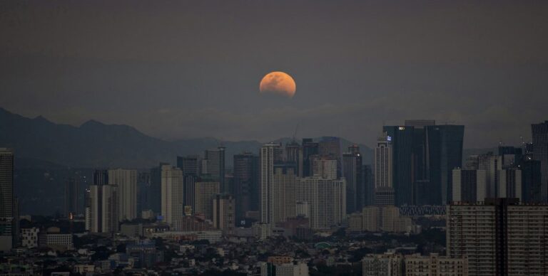 Такого не увидишь еще 2 года: полное лунное затмение 2026, появились фотографии (фото)»>