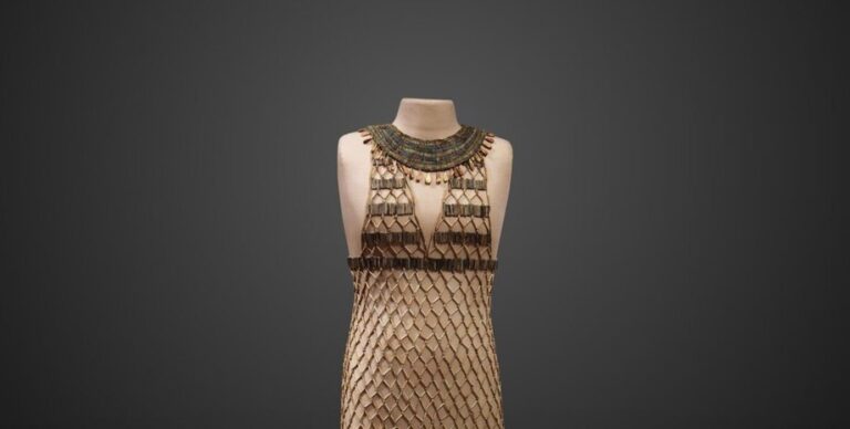 Создана не для живых: ученые раскрыли тайну 4500-летнего платья из бисера (фото)»>