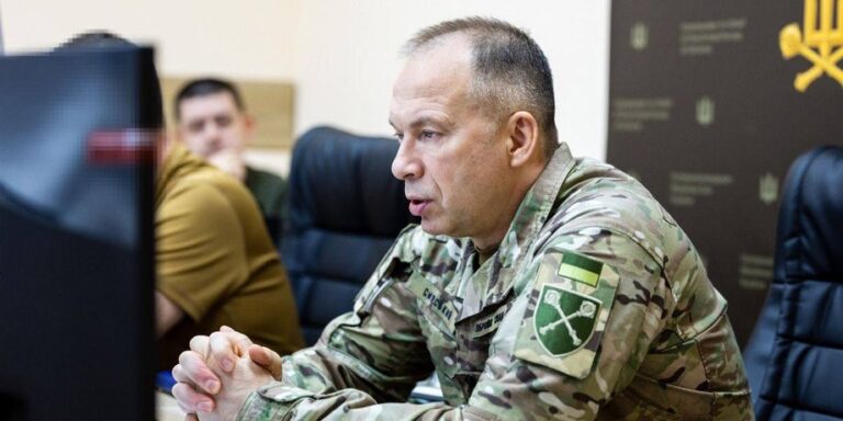 Заменить Сырского без провала на фронте: кого Зеленский рассматривает на пост главкома»>