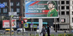 Боятся мобилизации: чиновники в РФ выводят деньги за границу и готовят пути к отступлению»>