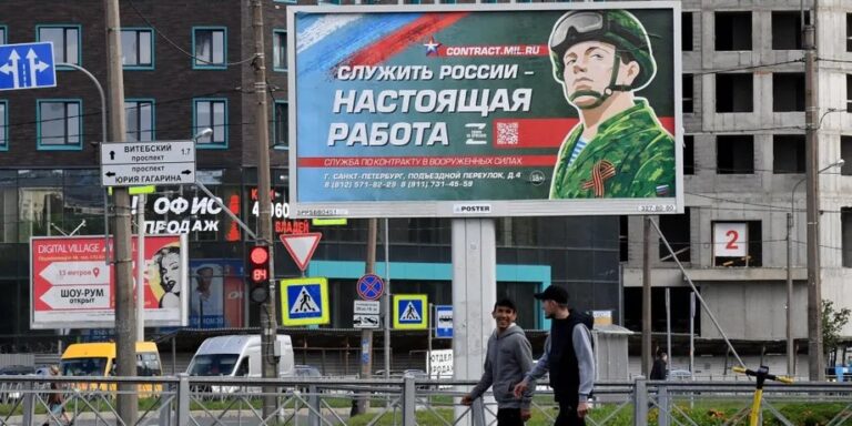 Боятся мобилизации: чиновники в РФ выводят деньги за границу и готовят пути к отступлению»>
