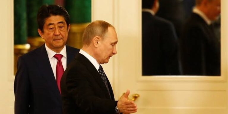 Хризантема императора: почему визит Путина на Курилы заставил Японию взвести курок»>