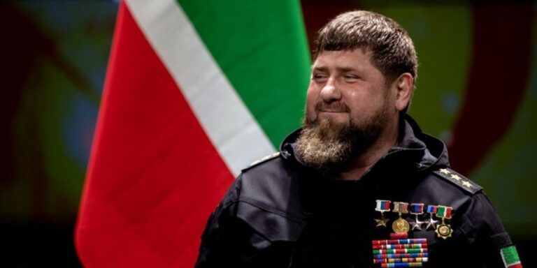 Кадыров лидирует на выборах в Чечне: после подсчета голосов он набирает 99,85%»>