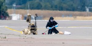 Следы ведут к ГРУ: в Германии установили подозреваемых в диверсии возле украинского самолета»>