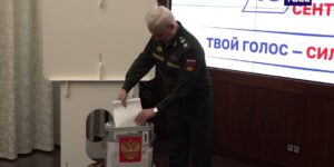 Выборы в РФ: бюджетников заставляют делать селфи с «галочками» на Сахалине отрубили интернет»>
