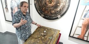 Из музея во Франции украли самую большую и дорогую книгу в мире с обложкой Дали»>