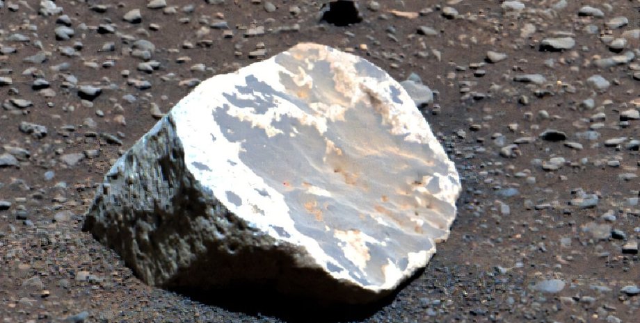 камень Марс