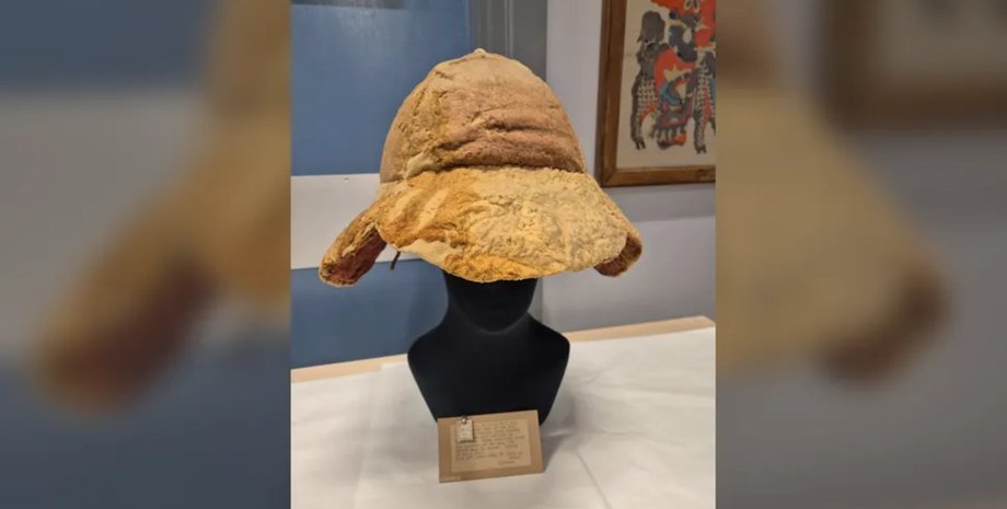 Шляпа сохранилась несмотря на 1600-летний возраст